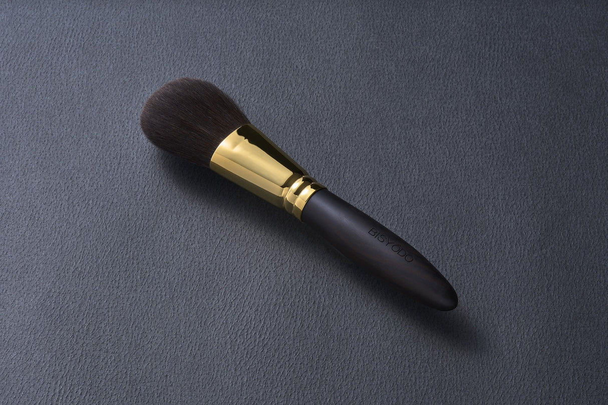 GRAND Finishing Powder Brush (Round Flat) Makeup brush makeup brushes Gray squirrel JAPAN