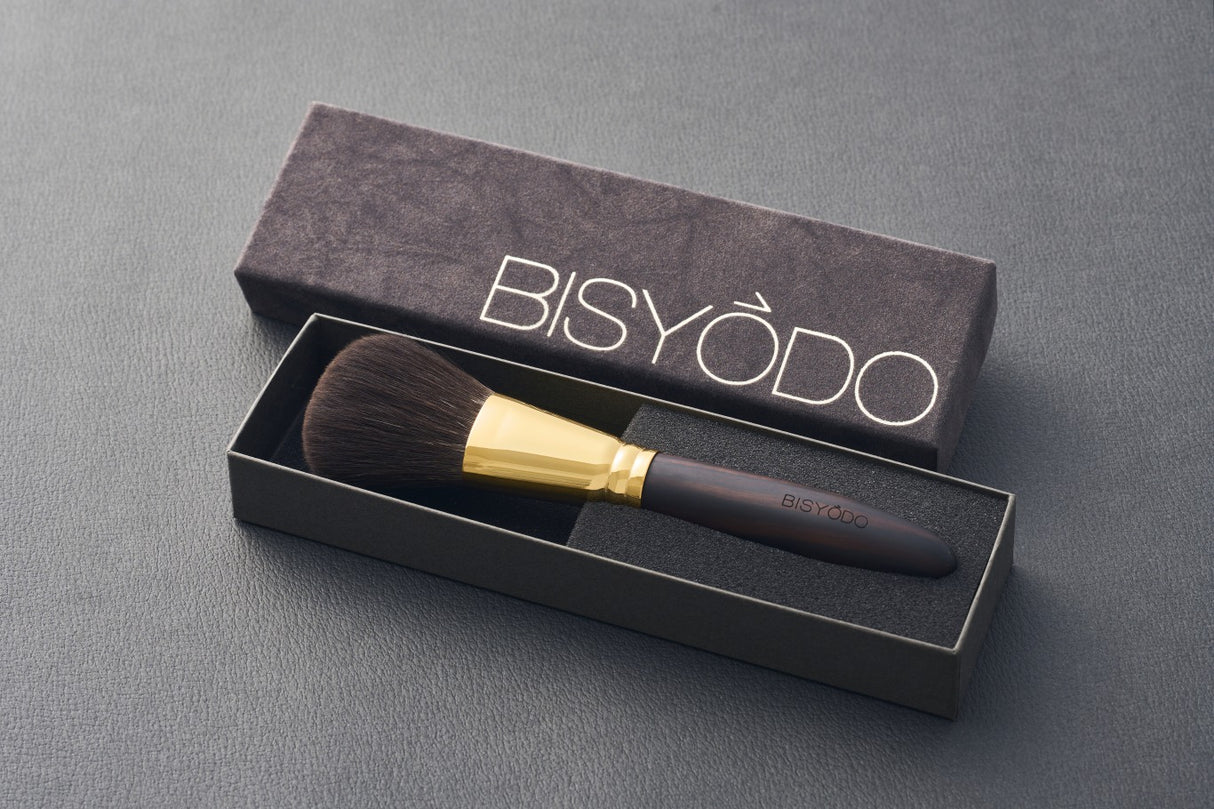 GRAND Finishing Powder Brush (Round Flat) Makeup brush makeup brushes Gray squirrel JAPAN