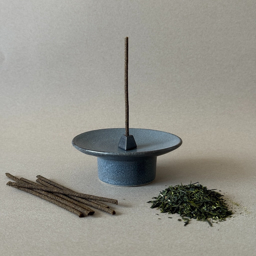 izuko Incense Incense Cedar, Japanese tea, Machilus thunbergii Unisex JAPAN