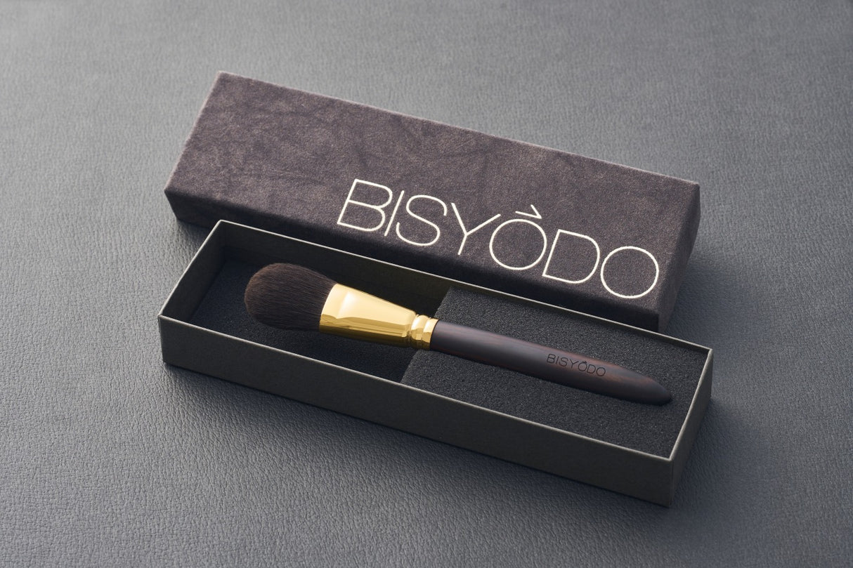 GRAND Makeup brush Makeup brush Gray squirrel, ebony, brass hardware (24K plating) JAPAN