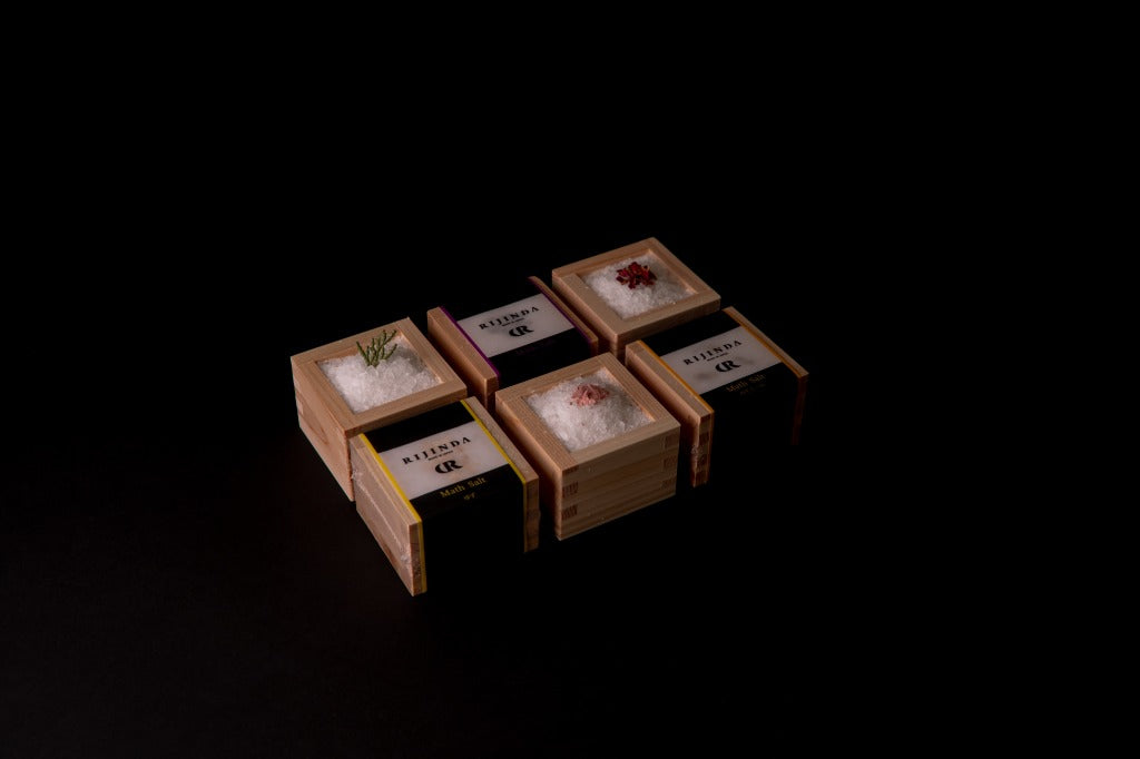 RIJINDA Bus goods Bath salt Japanese cypress sea salt (from Australia), fragrance, cypress leaves JAPAN