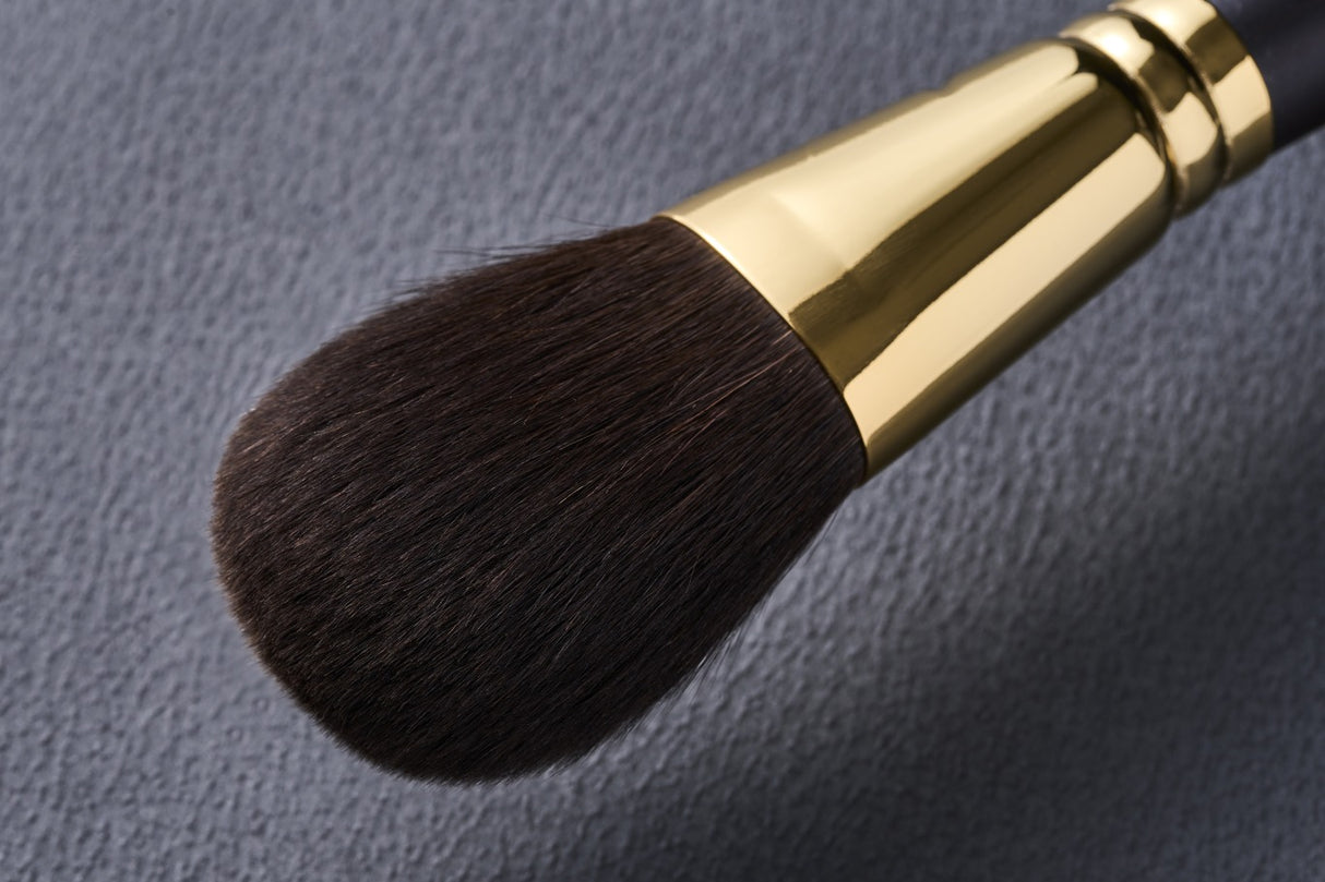GRAND Finishing Powder Brush (Round Flat) Makeup brush makeup brushes Gray squirrel JAPAN